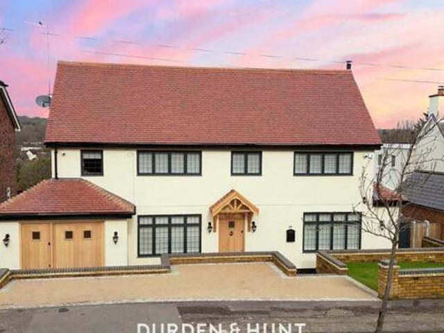 House for sale in Epping
