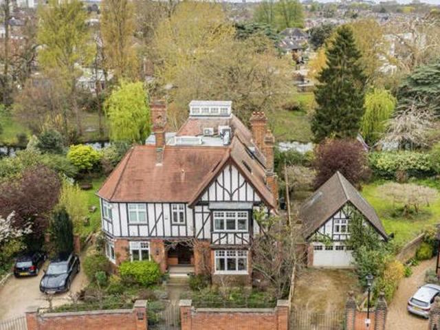 House for sale in Twickenham, Greater London