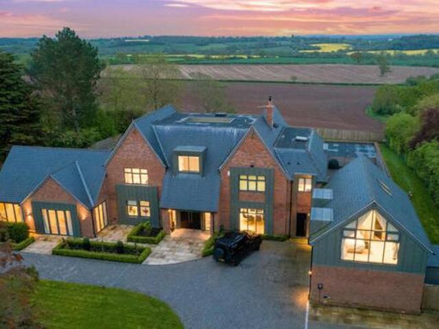 House for sale in Green Close, Warwickshire