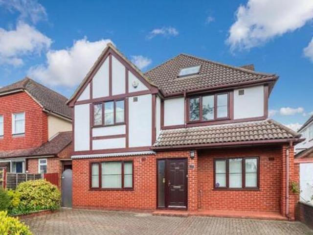 House for sale in Woodside, North Watford