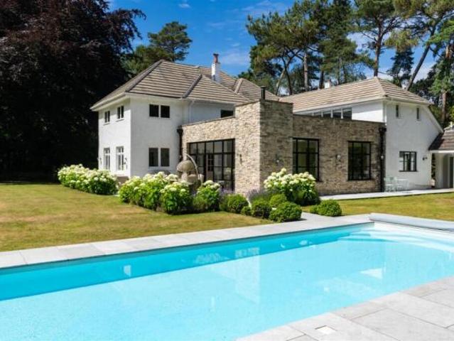 Farm for sale in Branksome Chine, Branksome Park
