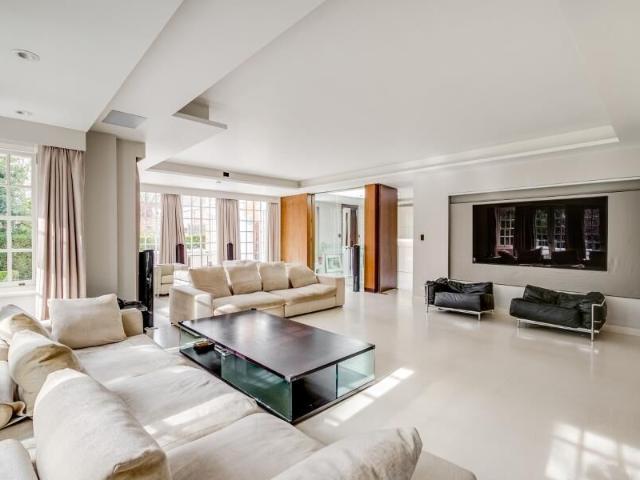 House for rent in London Borough of Barnet, Greater London