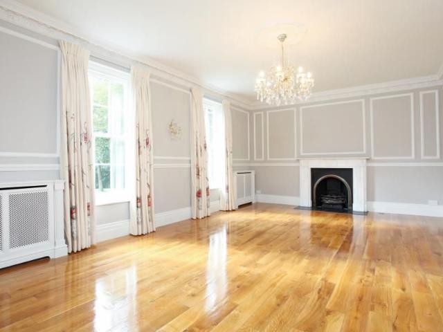 House for rent in Row Town, Surrey