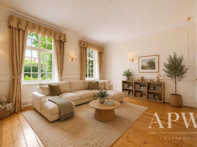 House for rent in Lower Green Esher, Blackhills