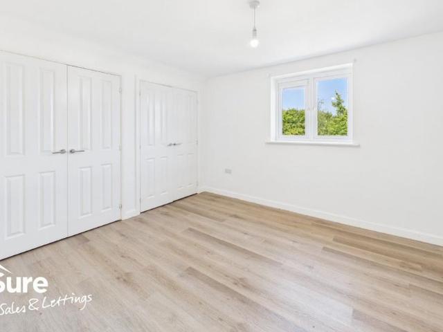 House for rent in Manor Estate, Pouchen End