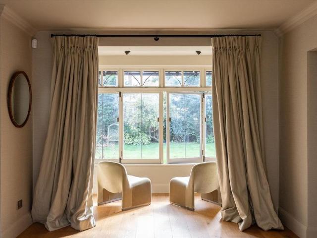 House for rent in London Borough of Merton, Raynes Park