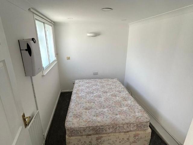 House for rent in Colnbrook with Poyle, Slough