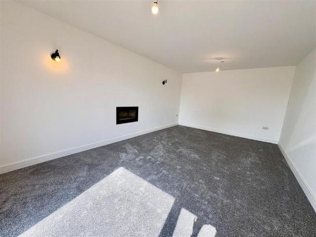 House for rent in Newcastle, Wales
