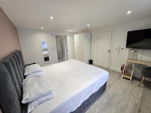 House for rent in Watford Heath, Watford