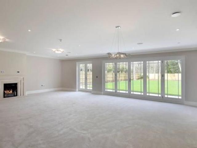 House for rent in Beaconsfield, Forty Green