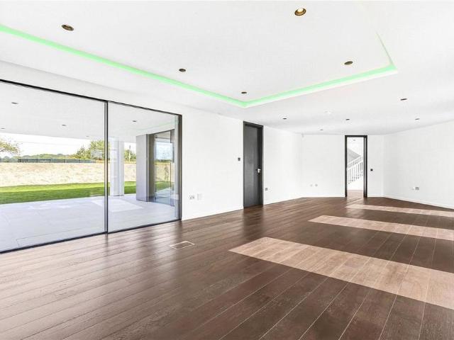 House for rent in Broxbourne, Hertfordshire