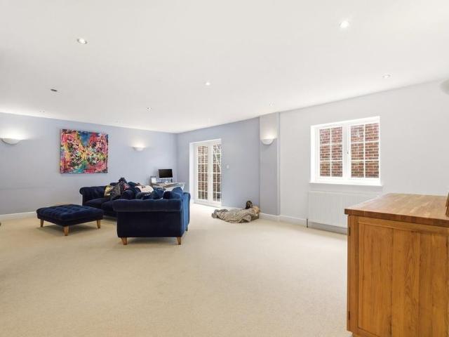 House for rent in Five Acres, Hertfordshire