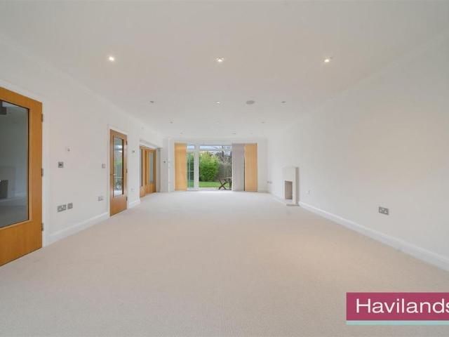 House for rent in Winchmore Hill, Greater London