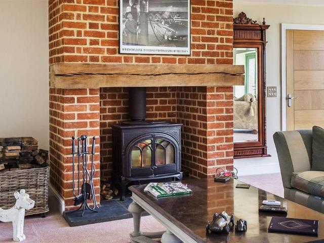 House for rent in Pachesham Park, Surrey