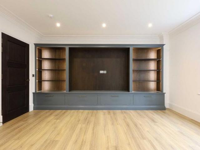 House for rent in Beaconsfield, Knotty Green