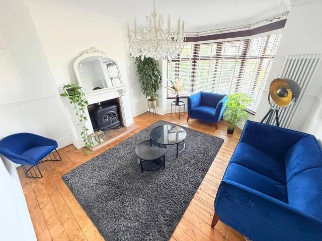 House for rent in Dixons Green, West Midlands