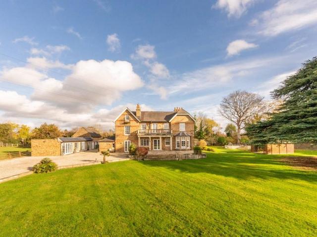 House for rent in Wexham, George Green