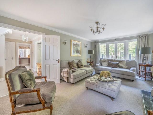 House for rent in Byfleet, Woking