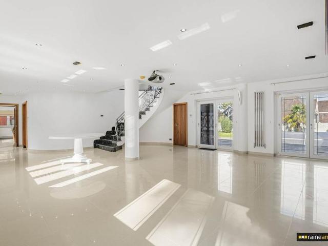 House for rent in Broxbourne, Hertfordshire