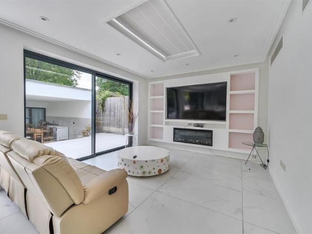 House for rent in Elstree and Borehamwood, Borehamwood