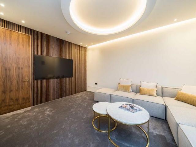House for rent in Clapham, Greater London