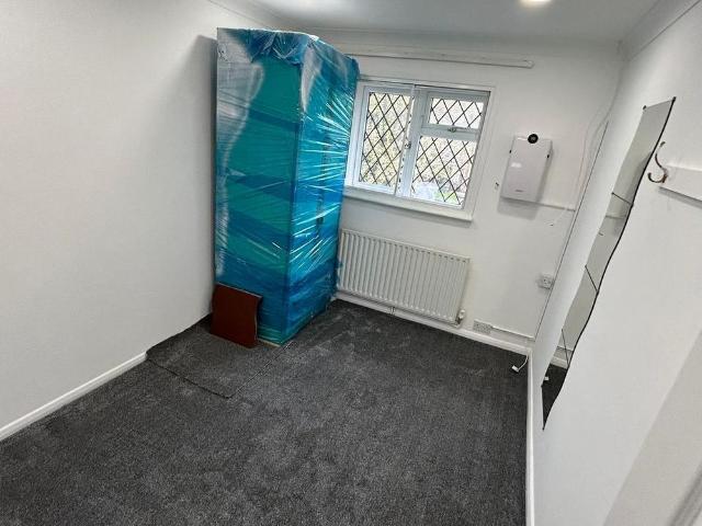 House for rent in Colnbrook with Poyle, Slough