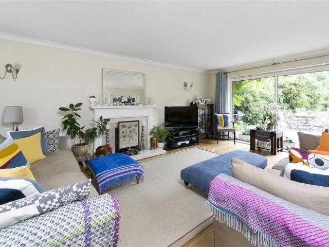 House for rent in Lower Green Esher, Blackhills