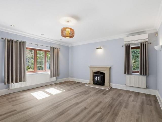 House for rent in Fell Hill, Guildford