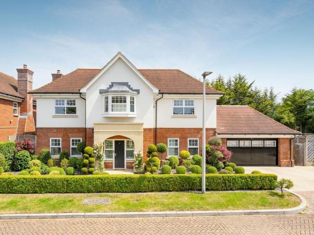House for rent in Cranbourne, Winkfield