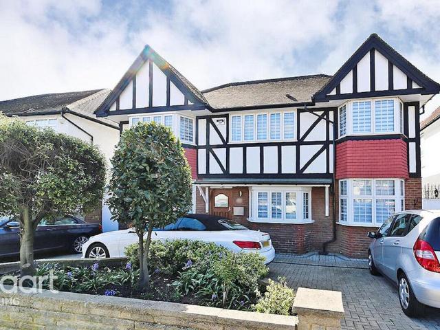 House for rent in London Borough of Ealing, Park Royal