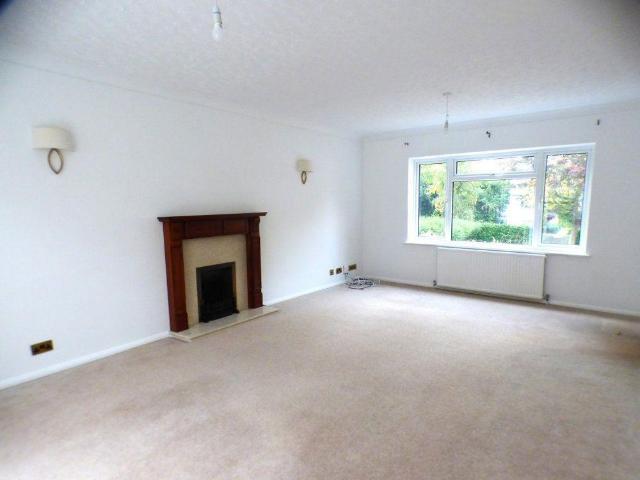 House for rent in Pachesham Park, Surrey