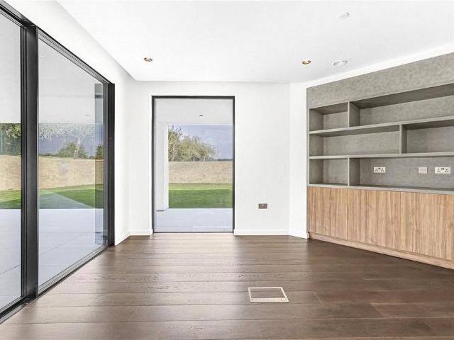 House for rent in Broxbourne, Hertfordshire