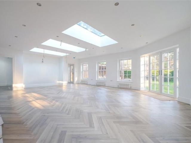 House for rent in Heol-las, Surrey