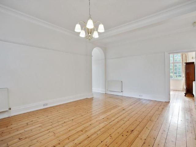 House for rent in Lower Green Esher, Blackhills