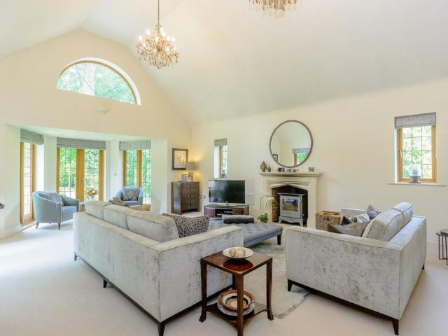 House for rent in Denham, Gerrards Cross and Chalfonts Community Board, Buckinghamshire