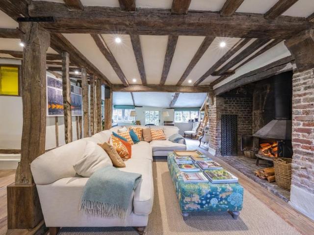 House for rent in Gallypot Street, Wealden