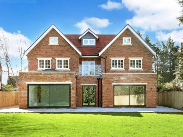 House for rent in Beaconsfield, Knotty Green