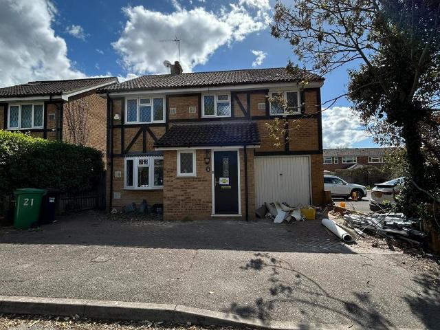 House for rent in Colnbrook with Poyle, Slough