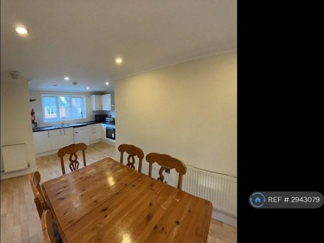 Room for rent in Westfield View, East Bank