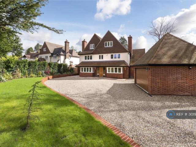 House for rent in Walton On The Hill, Red Hill