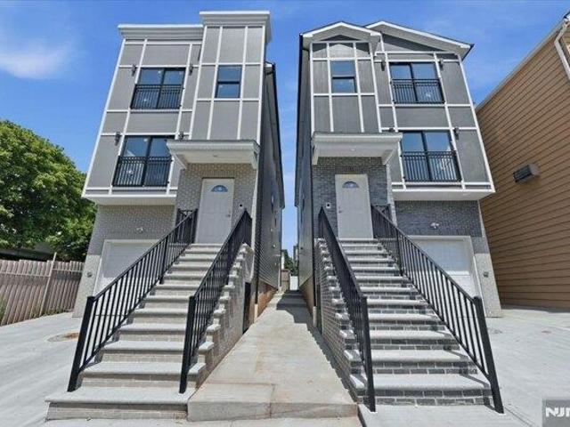 House for sale in Elizabeth, New Jersey