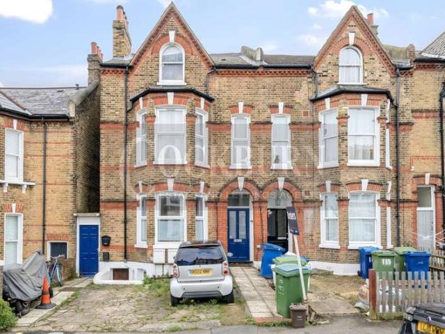 Cottage for sale in East Dulwich, Greater London