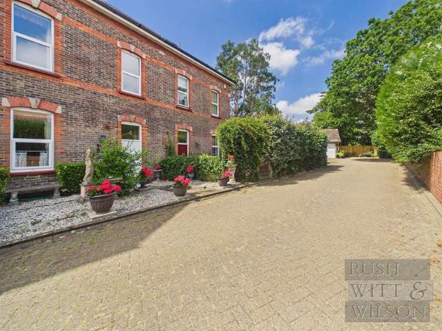 Cottage for sale in Glenleigh Park, Heathlands