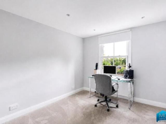 Cottage for rent in East Finchley, Greater London