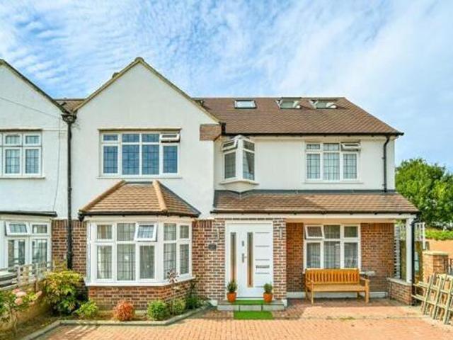 House for sale in Kingston Upon Thames, Greater London