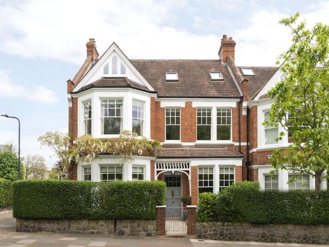 House for sale in Brondesbury, Greater London