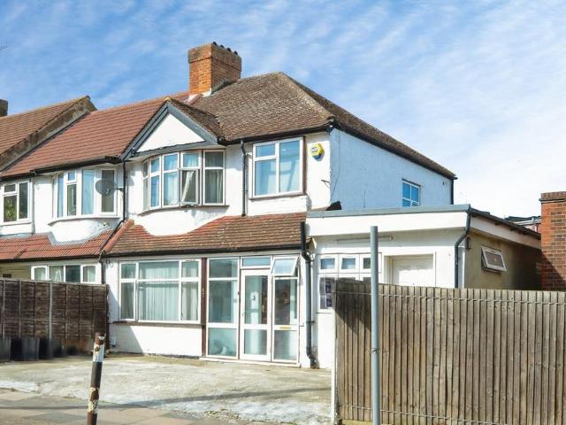 House for sale in Alperton, Greater London