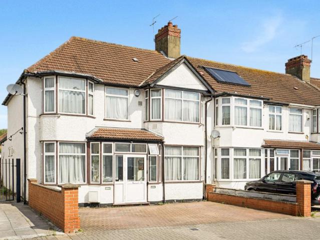 House for sale in Kingsbury, Greater London