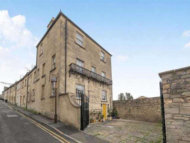 House for sale in Chippenham, Wiltshire