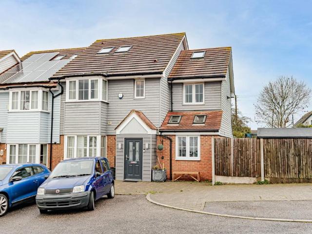 House for sale in Oad Street, Kent